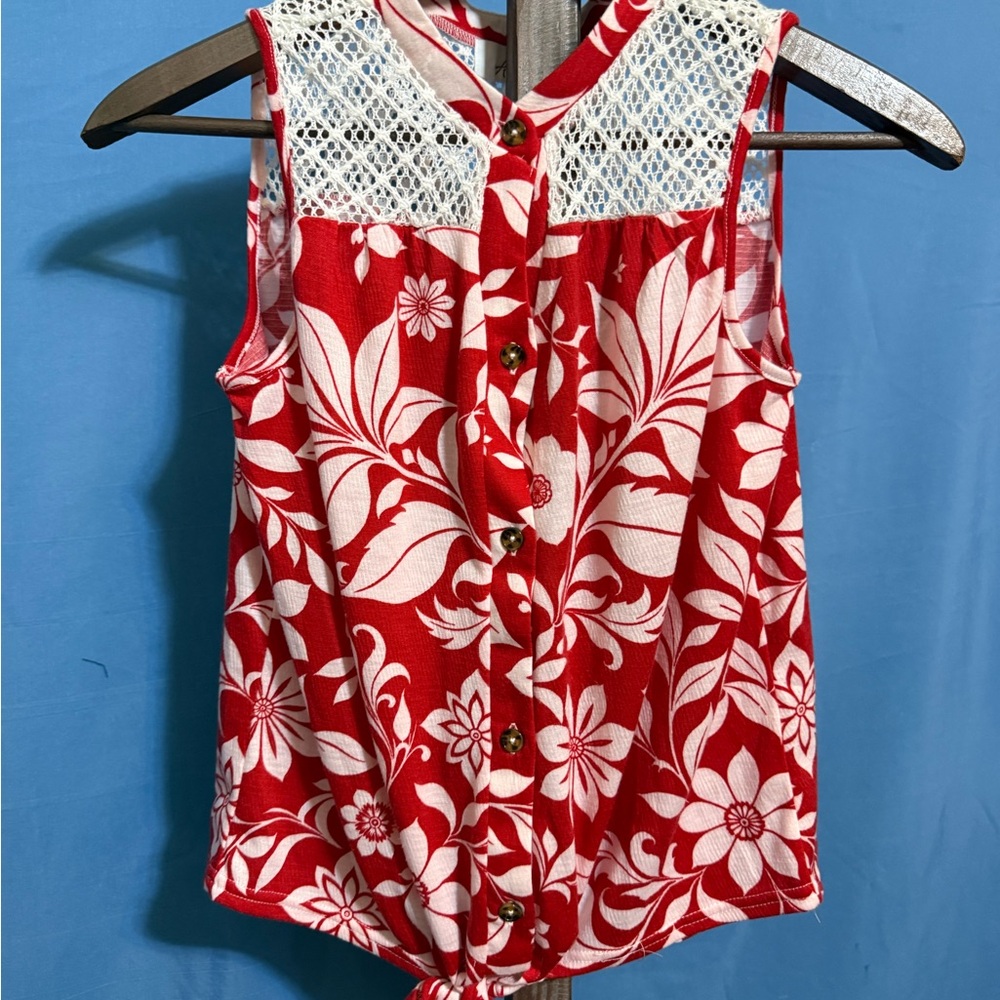 Red and White Floral Button-Up Sleeveless Blouse